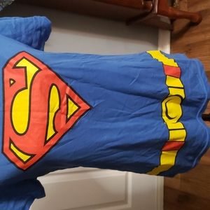 DC comics Supergirl T Shirt DC  size  (11) in Juniors.